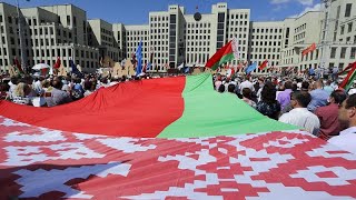 В Минске проходят акции сторонников и противников Лукашенко