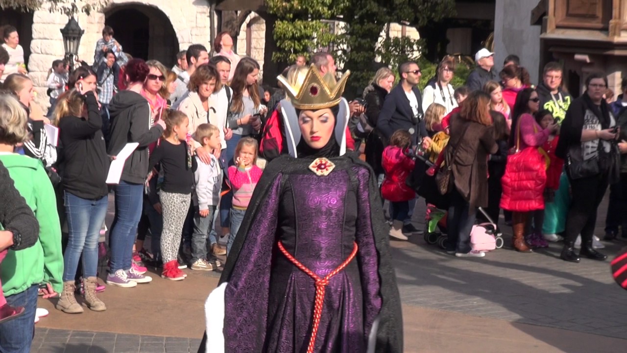 Disneyland Paris Maleficent's Court Halloween (2014)