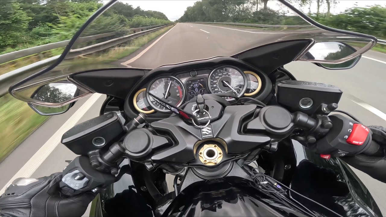 Suzuki Hayabusa 2022 Raw Exhaust Sound Akrapovic Acceleration and Highspeed at Stormy Weather