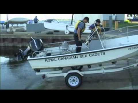 Vessel Launching / Mise à l'eau du bateau (6/9)