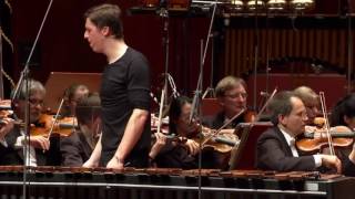 Abe -Prism Rhapsody für Marimbafon und Orchester