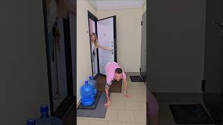 Smart dog knows exactly what to do 🐶