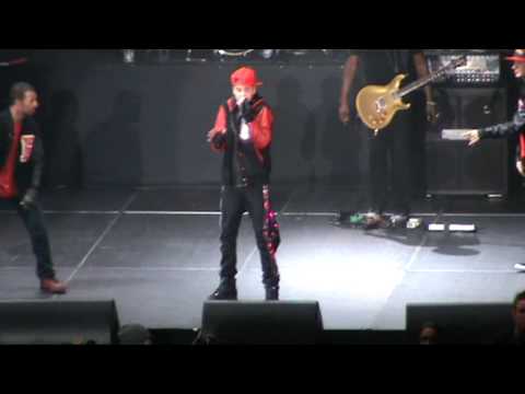 Look at me now (rap) + Baby - Justin Bieber @ My World Tour Singapore