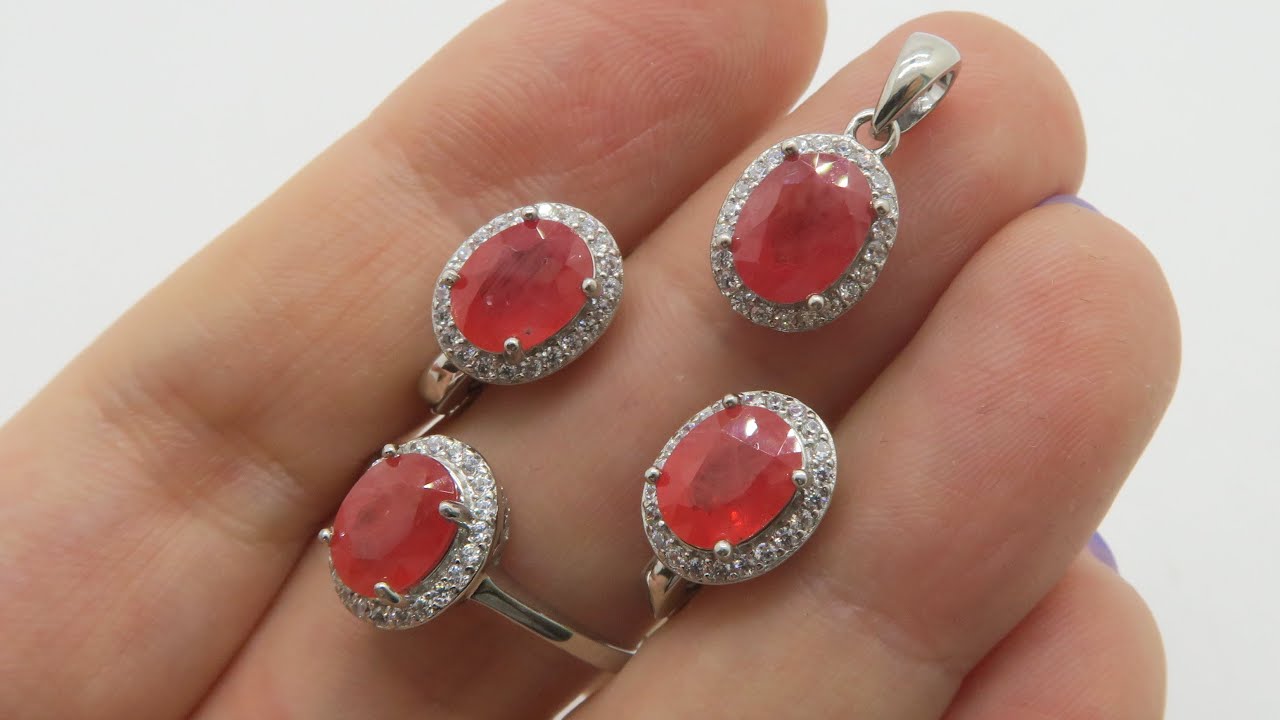 10-10-2025 Сапфир падпараджа, рубин, чароит, изумруд, петерсит и др. натуральные камни в украшениях