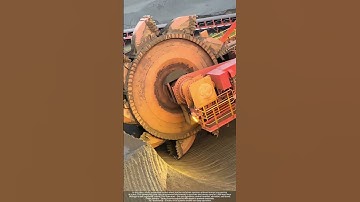 Self-Operating Giant : How AI Moves 5K Tons of Sand/Hour at Ports ! ⚡