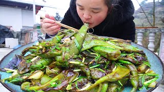 Aduo fried 1.5kg of chili with wild scallions, what a wonderful dish!