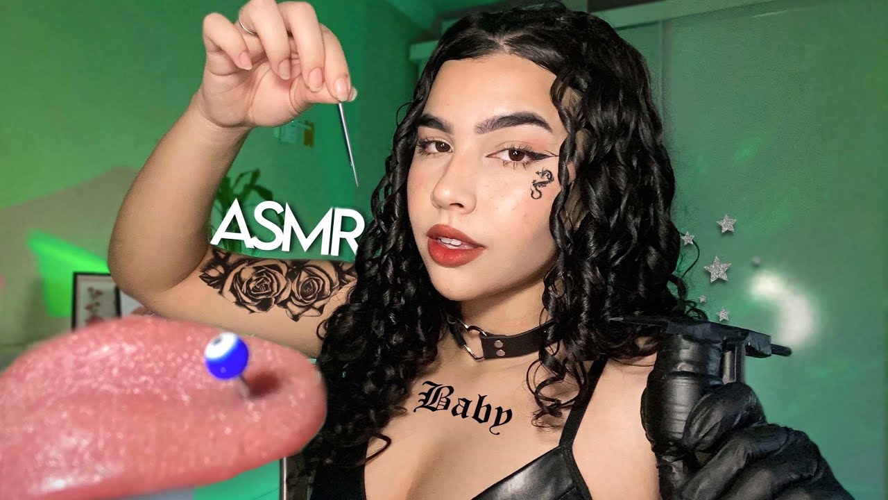ASMR: FAZENDO SUA PRIMEIRA TATUAGEM + PIERCING 🐉