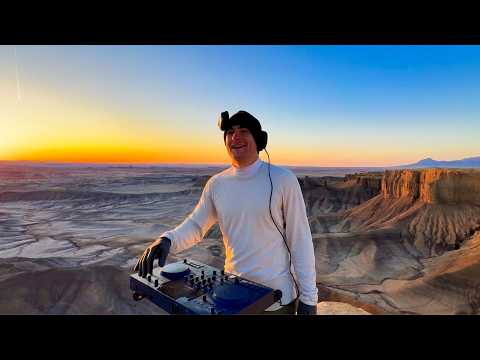 rshand - A Very Remote Sunrise - Melodic House DJ Set | Moonscape Overlook, Utah