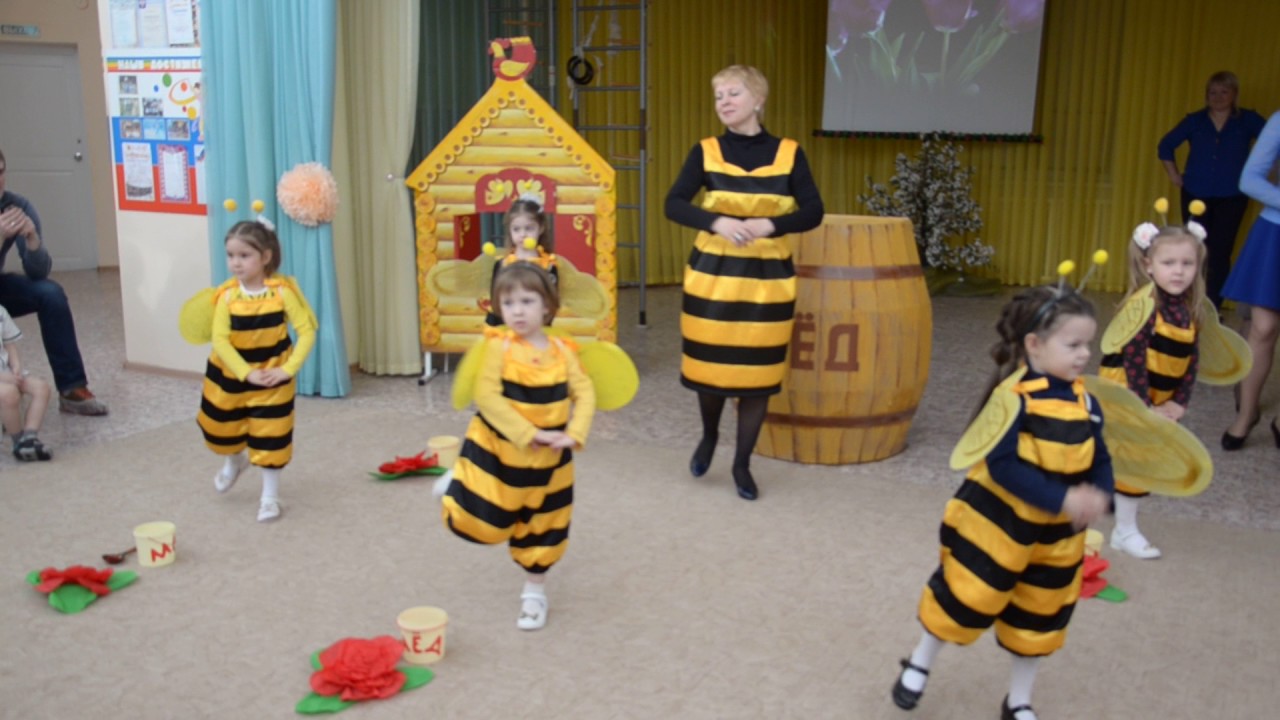 8 марта (танец Пчелок) Средняя группа  