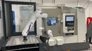 Automatisierung Drehmaschine T32Fsy Von Mt Evo Bei Perschmann Mit Roboterarm - Simulation