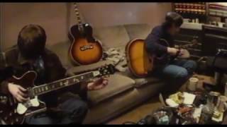 Video thumbnail of "Oasis Record 'Champagne Supernova'  (Rare Video)"