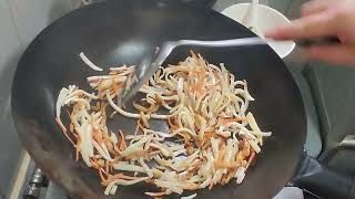 星期一教室銀芽炒三絲