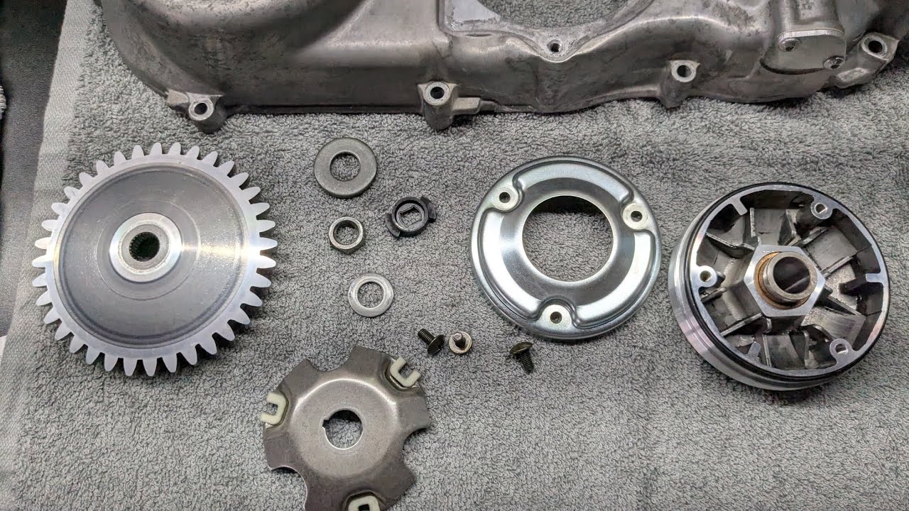 Suzuki LT 80 or Kawasaki KFX 80 Clutch Service Pt 2 (remove front clutch)