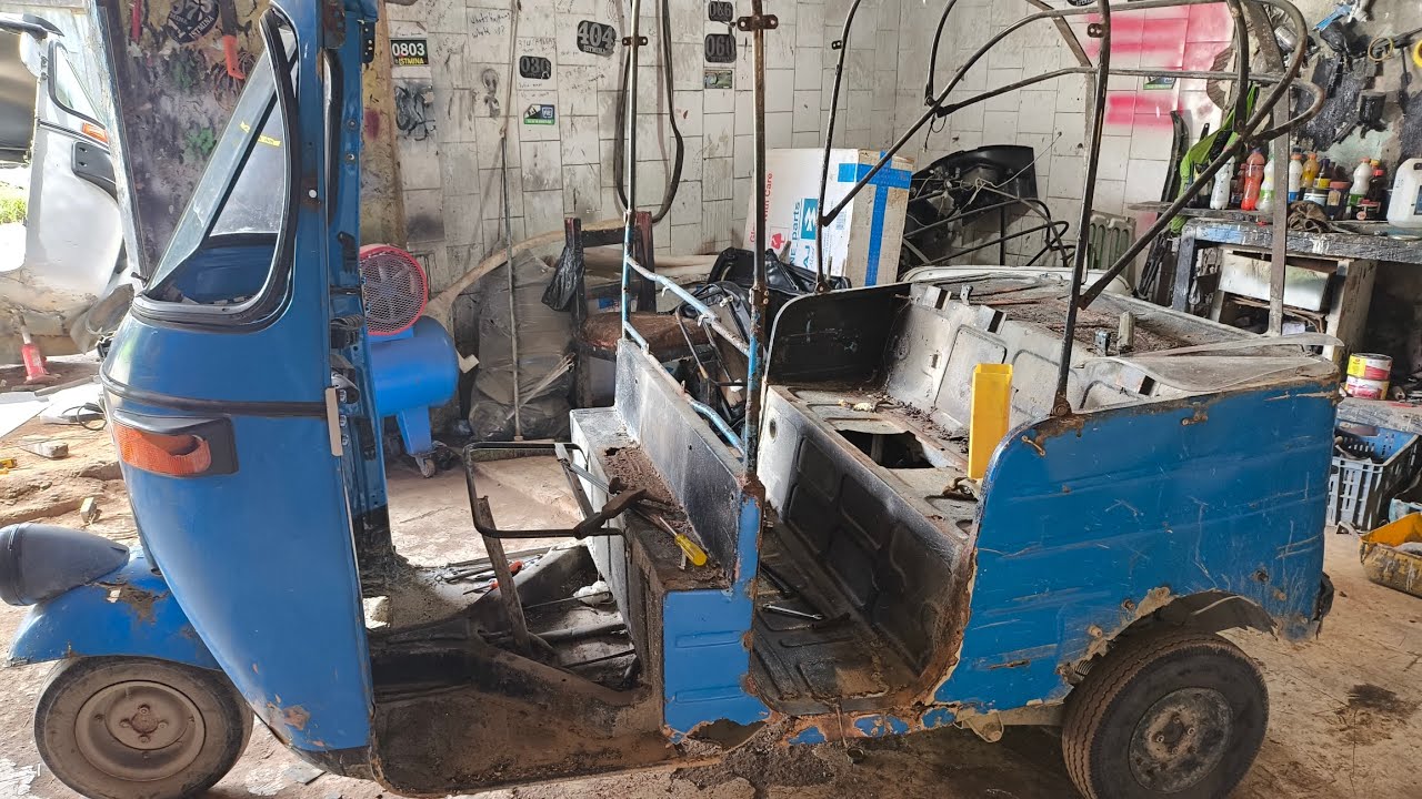 Latonería y Pintura de Motocarro Modelo 175 y su conversión a RE 205. #re205 #mototaxis #bajaj175