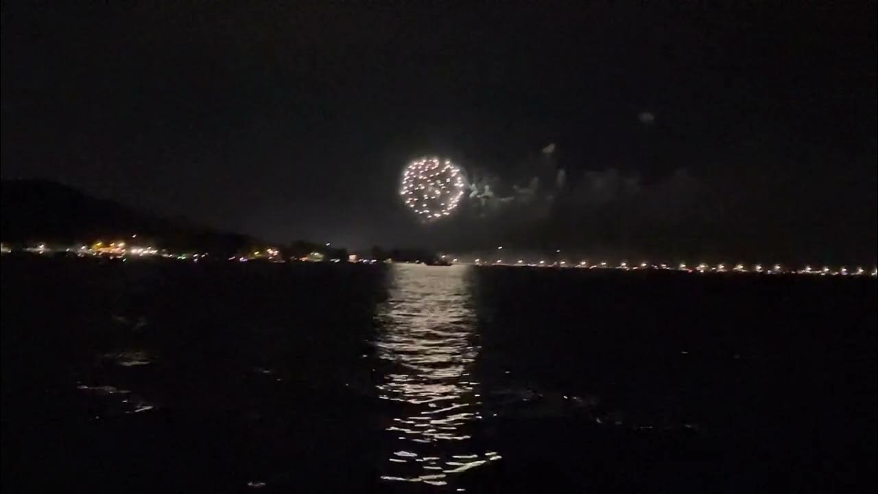 Beautiful fireworks at Guntersville lake Alabama 4th of July 2022 Boat