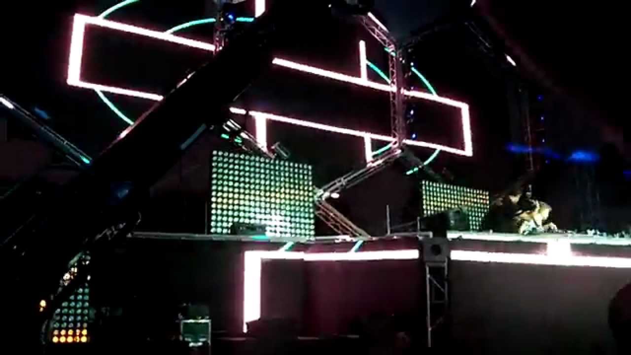 UMF 2012 Day 3: ASOT 550 - Ferry Corsten Live Set - Not Coming Down