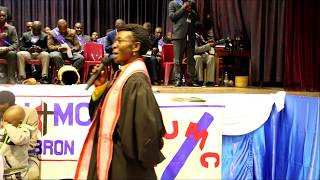 Ndinoramba ndichinamata worship song by Rev Chonzi