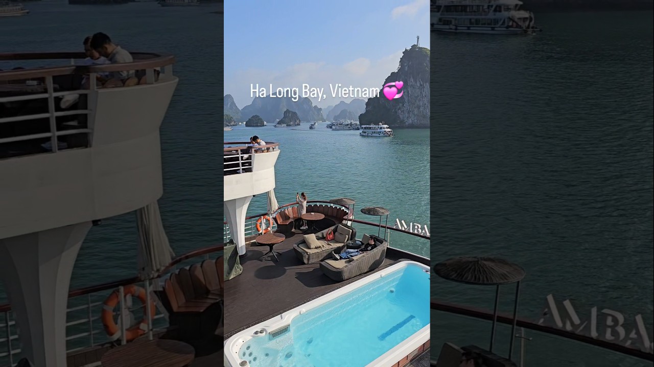 Ha Long Bay, Vietnam 🏞🤩🍲#halongbay #vietnam #asia #halong #vietnamese #vietnamtravel #island