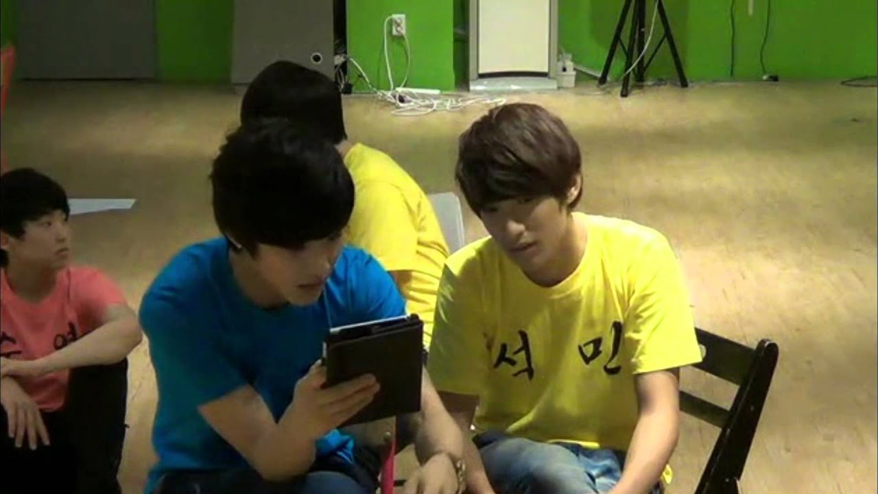 130702 Seventeen TV: Mingyu & Seokmin cover of 사람을﻿ 찾습니다 by Noblesse
