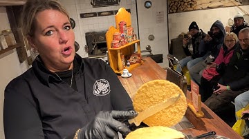 The Art of Dutch Waffle Making: A Demonstration at Woltjes Stroopwafel 🇳🇱 Volendam, Netherlands 2023