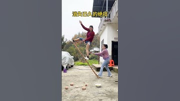 The long-lost stunt reappeared, confusing the little sister. What