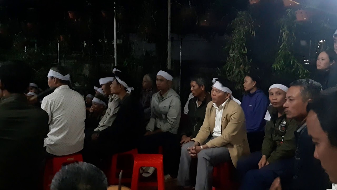 Đám ma miền quê Thanh Hóa    ( Làng Thượng Đình quảng Định huyện Quảng xương tinh Thanh hóa)