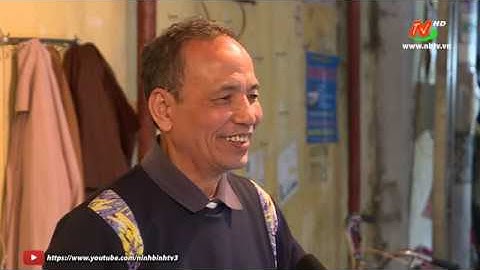 THNB: BÌNH DỊ NGHỀ CẮT TÓC VỈA HÈ