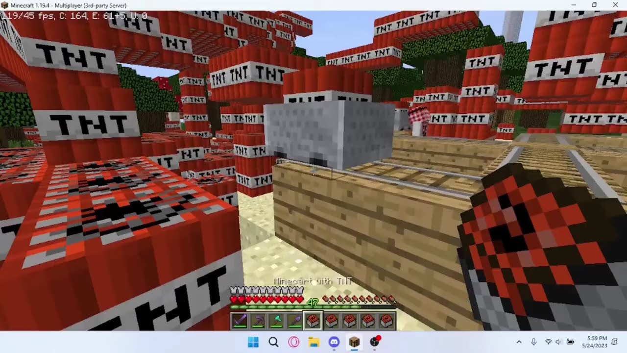 2k tnt and minecarts on spawn (Minecraft Anarchy)