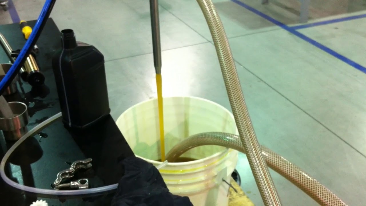 JVL Servo pumping very thick oil based product.