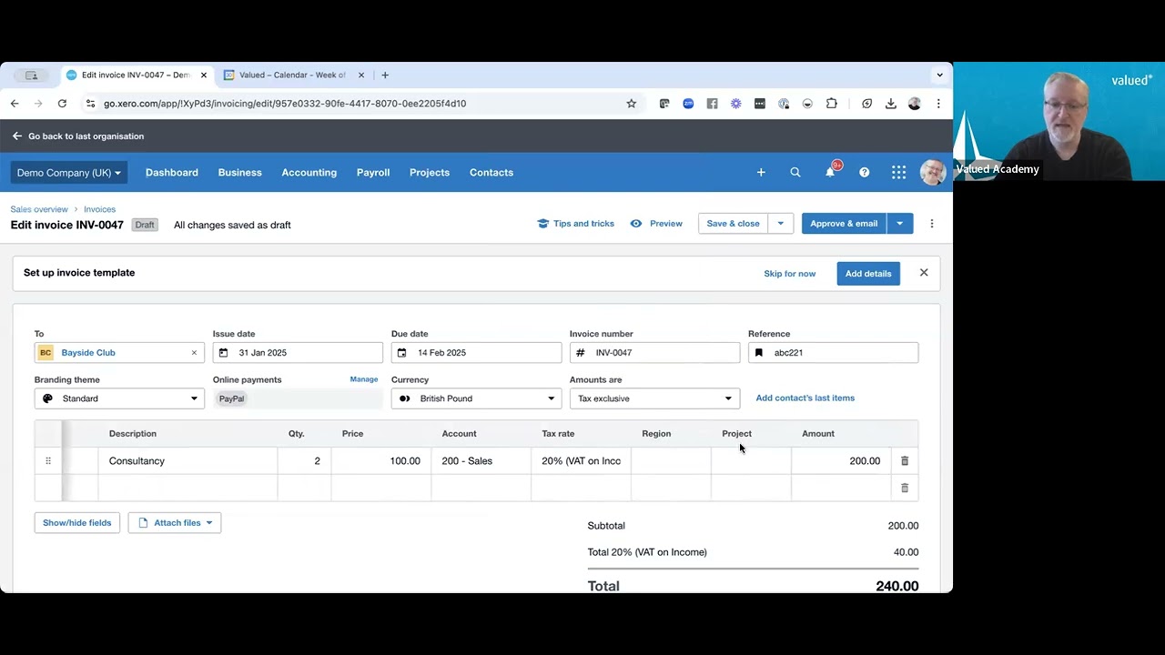 How to create a sales invoice in Xero