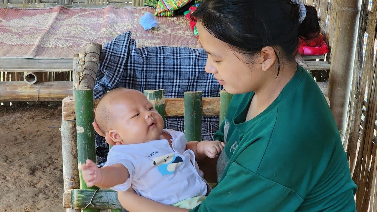 Poor mother makes a cradle for her baby - celebrating her son's 1 month birthday