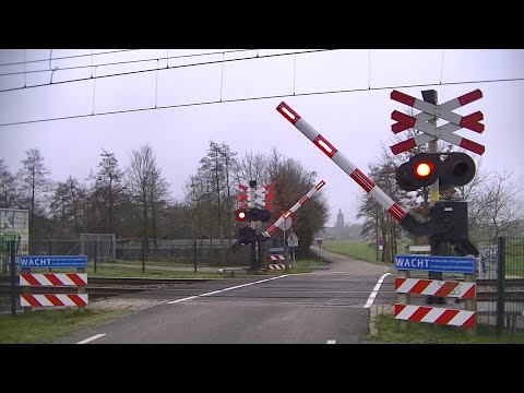 Spoorwegovergang Soest // Dutch railroad crossing