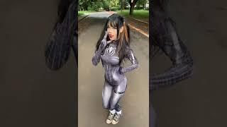 Bunny Knows The Way She Move