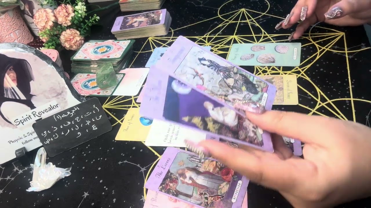 يتمنى ان يصرخ بصوت عالي لتسمع هالرسالة منه😦حاسس انه اتأخر كتير/مش قادر يخبي اكثر/قريبا سيتواصل☎️