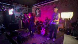 Pwsi Branwen Fel Bachgen Venus As A Boy - Bjork Cover Live Porters, Cardiff