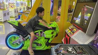 단단이들은 방콕의 쌍둥이 오토바이 레이서? #오토바이 #바이크 #오토바이 게임 #오락실 screenshot 2