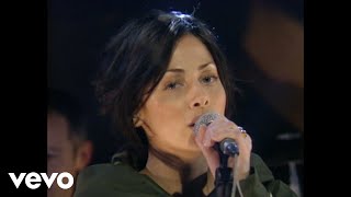 Natalie Imbruglia - Torn (Live from Top of The Pops: Christmas Special, 1997) chords