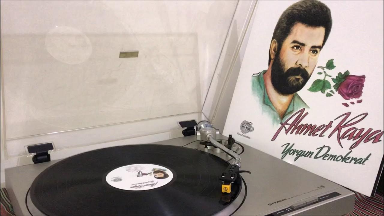 Ahmet Kaya - Yüreğim Kanıyor / 1987 (Plak Kayıt) Ahmet Kaya - Yüreğim Kanıyor / 1987 (Plak Kayıt)