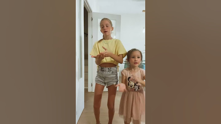 Daniela con su prima martina estan bailando en la cuenta de @martina_youtuberfamily 🎥🎬📱
