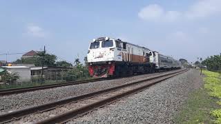 Lokomotif CC 206 64 Kereta 23 Argo Parahyangan Lokomotif CC 206 64 Kereta 23 Argo Parahyangan