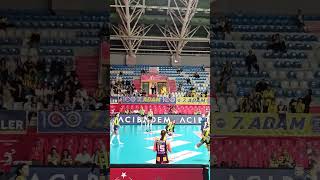 Ana Cristina Hit and the Ball came to me 😂 #volleyball #anacrisina #voleybol #fenerbahçe #vargas #fb