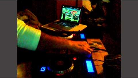 First Mix on Numark Mixdeck (part 1 of 3)