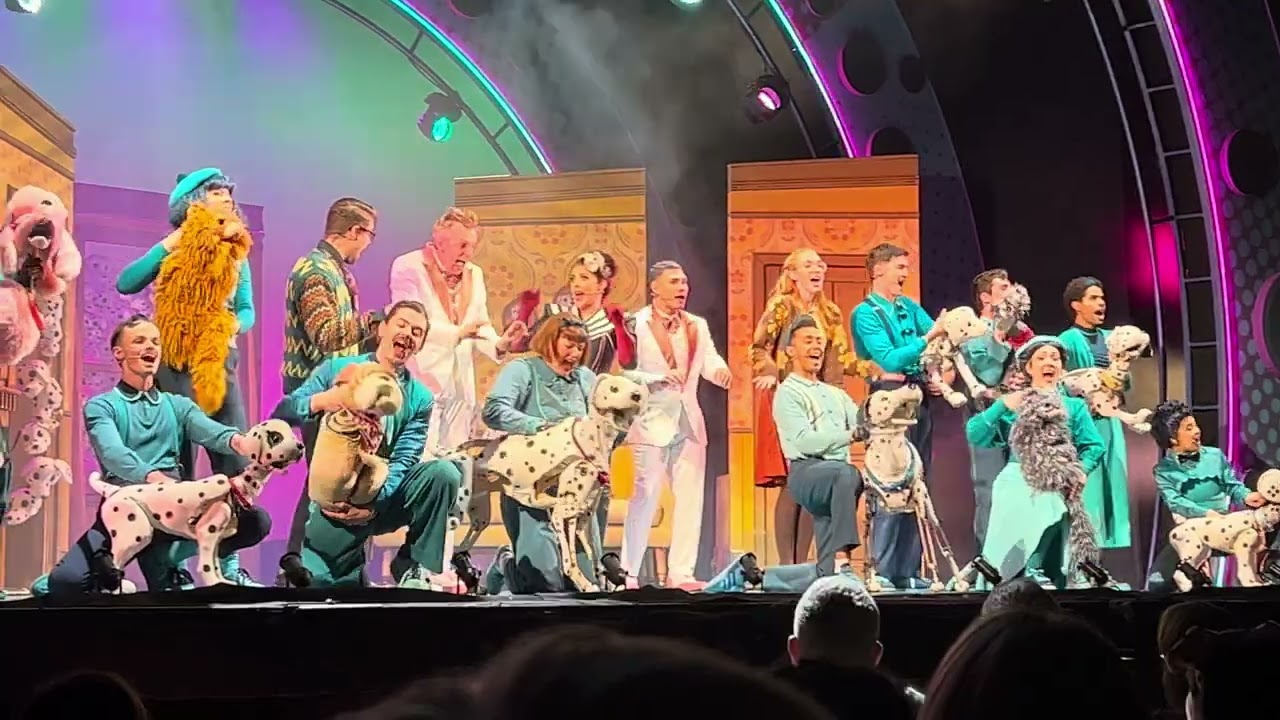 101 Dalmatians Curtain Call - Palace Theatre Manchester - 1st August 2024