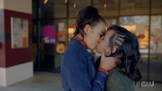 Legacies 3x12 Josie And Finch Kiss