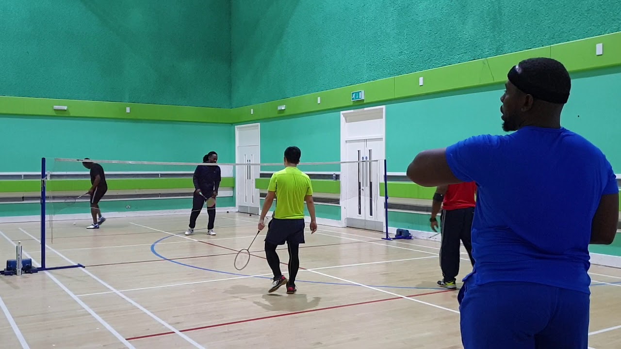 Badminton 4.12.20: Viet & Si v Raph & Michael - YouTube