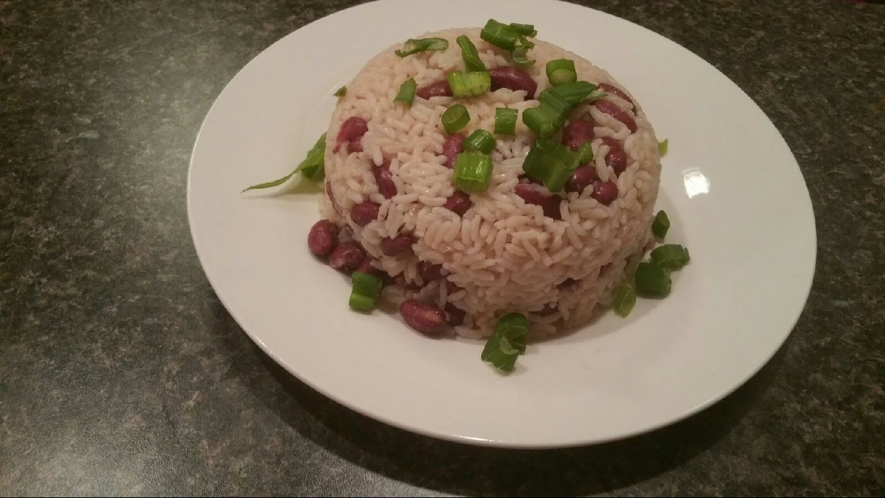 JAMAICAN STYLE RICE AND PEAS!/HOW TO MAKE JAMAICAN STYLE RICE AND PEAS