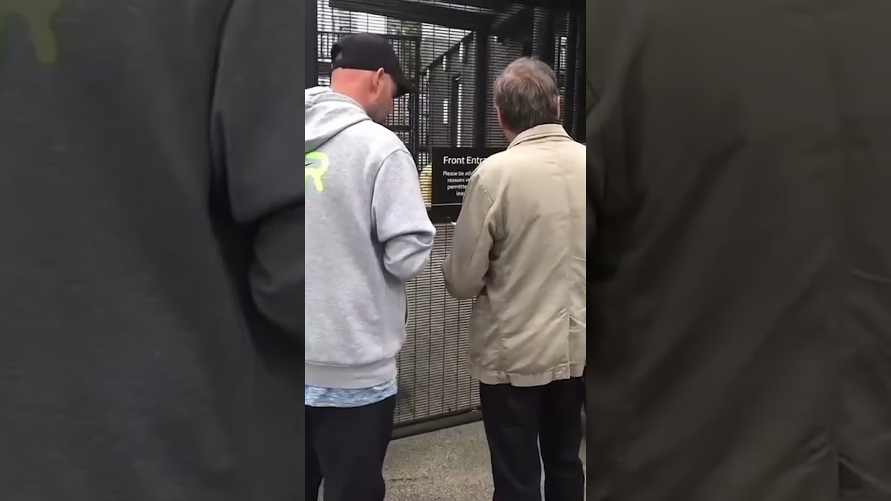 Corrie's David Neilson stopped from entering set and is forced to tell security ‘I’m Roy Cropper’