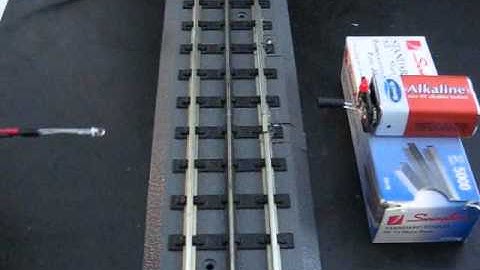 Infrared detector using just a battery, IR phototransistor, and red LED