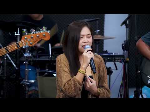 น้ำตาสาววาริน-หมิว ปัทมา [Cover version Live session]