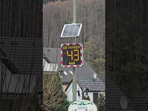 verschiedene RC Helikopter im Schwebe Flug gefilmt dank optischen Sensor RC ERA, Amewi , Flywing
